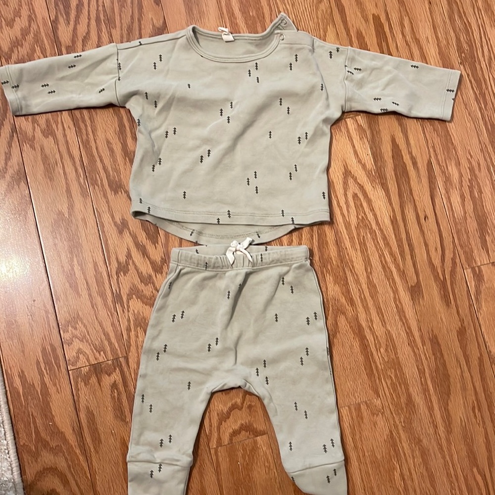 Two piece tree set